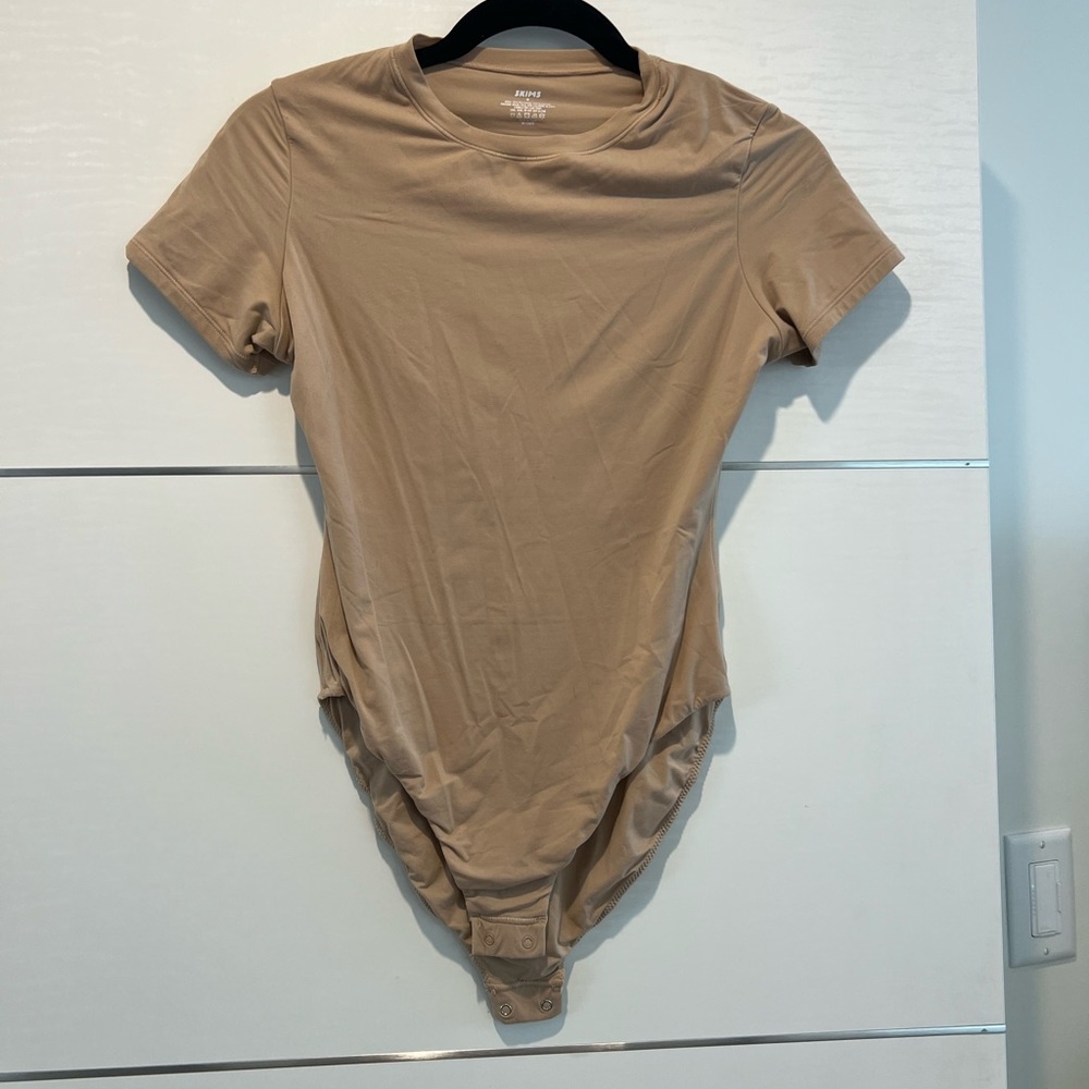 SKIMS Camel Short Sleeve Top